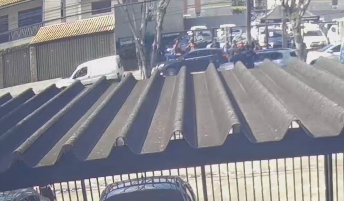 Tentativa de furto de carro termina com homem preso em Campos
