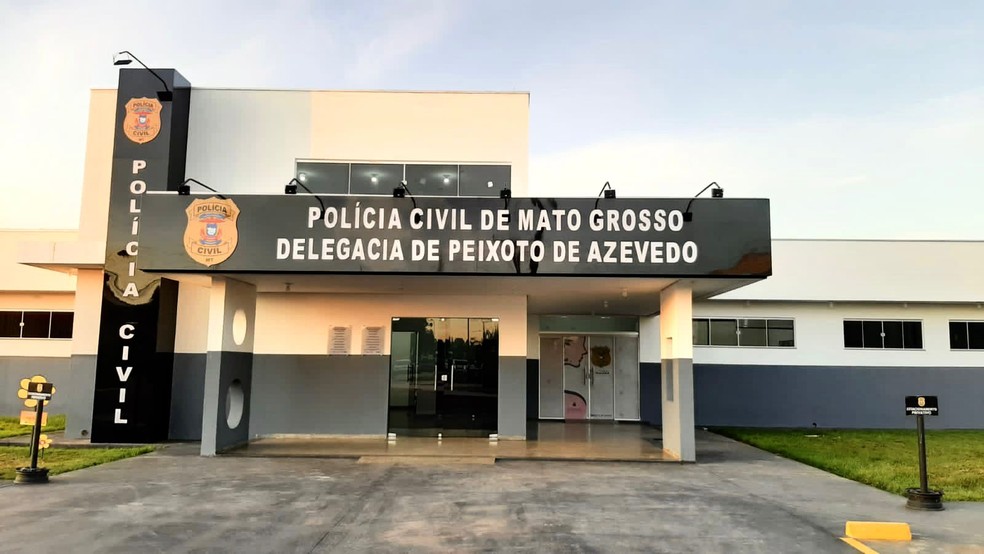 Além da prisão, também foram cumpridos mandados de busca e apreensão no local onde ele mantinha o jornal em funcionamento — Foto: Polícia Civil de Mato Grosso