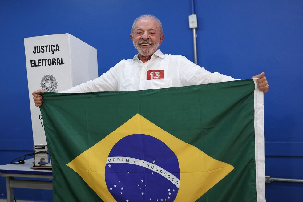 Lula antes de votar em São Bernardo do Campo — Foto: Amanda Perobelli/Reuters