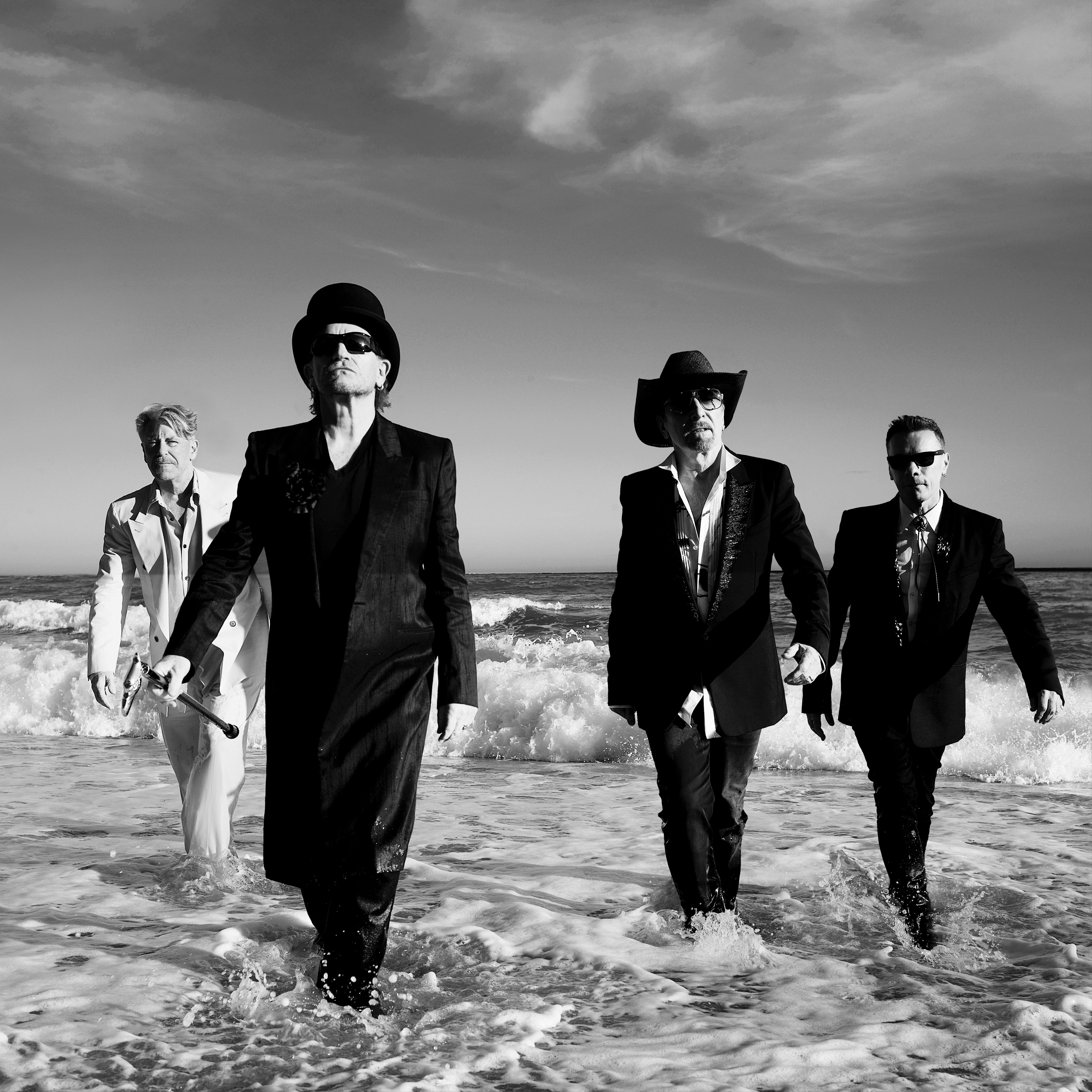 U2 anuncia 'Carnaval de Luz', álbum que tem Rosalía e dueto póstumo com Dolly Parton
