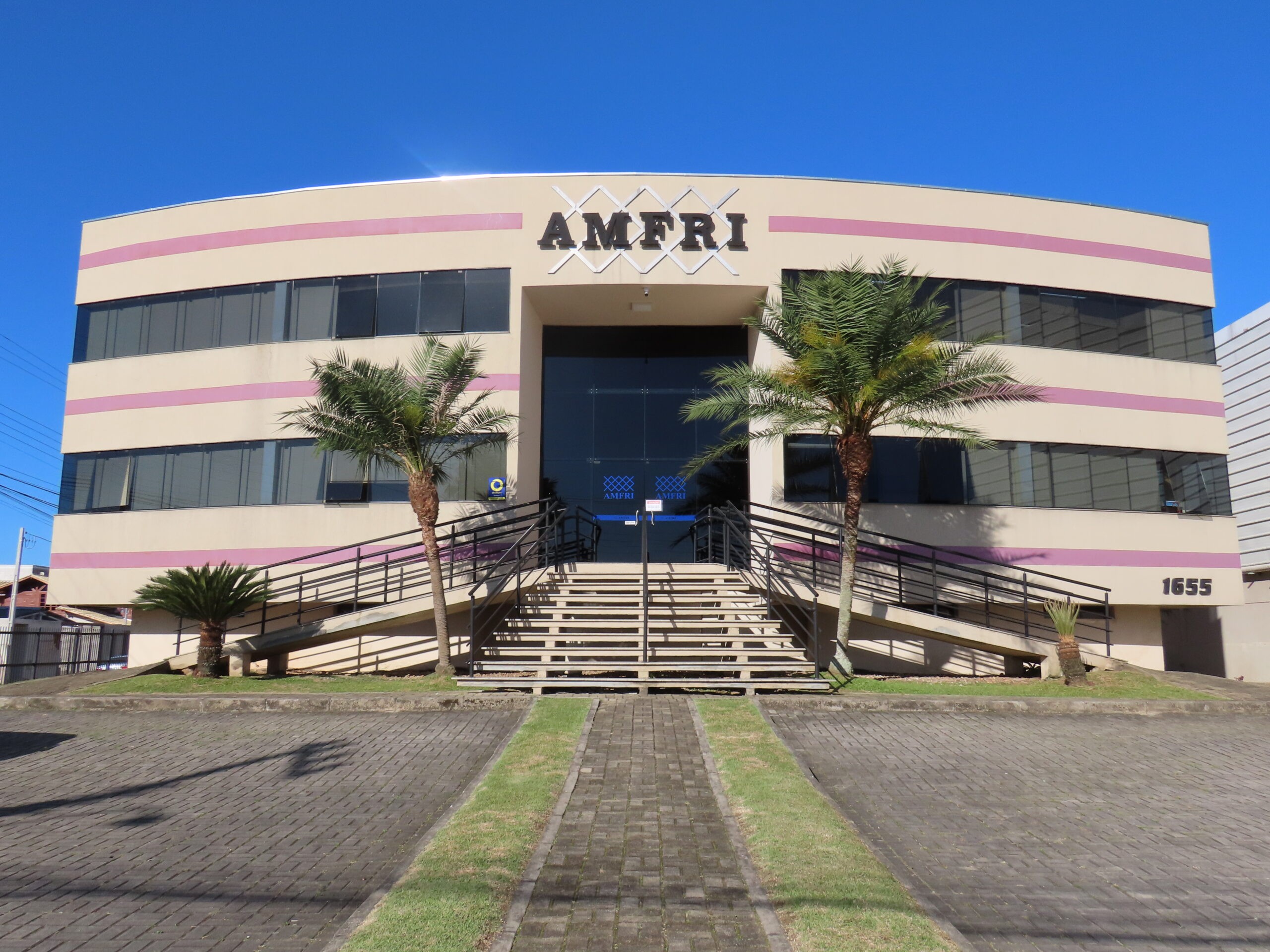 AMFRI transforma associativismo em referência nacional de gestão pública