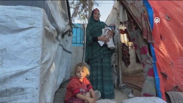 Crianças de vídeo viral em Gaza reencontram a mãe — Foto: Reprodução/TV Globo