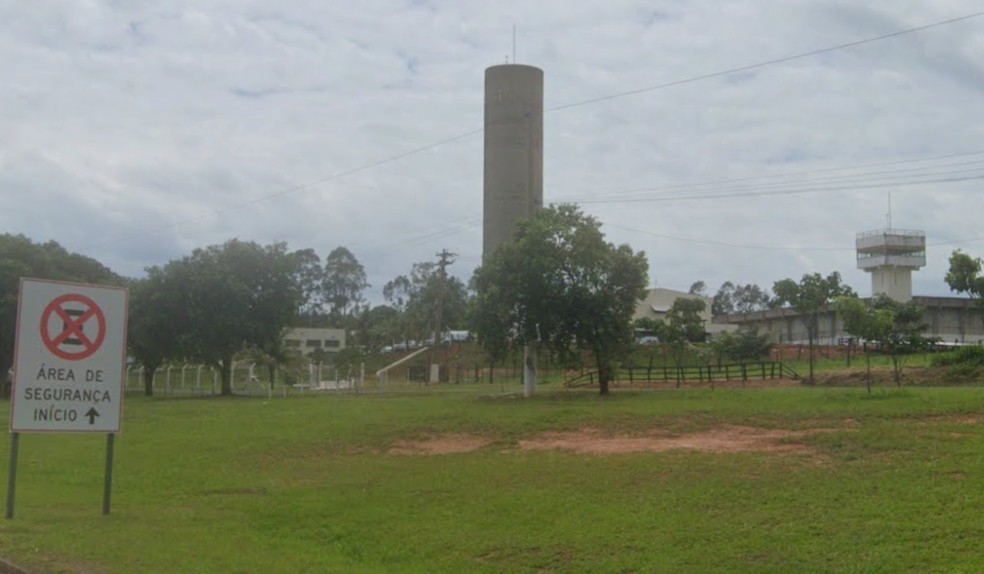 Homem de 36 anos fugiu ao ter que se reapresentar na Penitenciária de Osvaldo Cruz (SP) — Foto: Google Maps/Reprodução