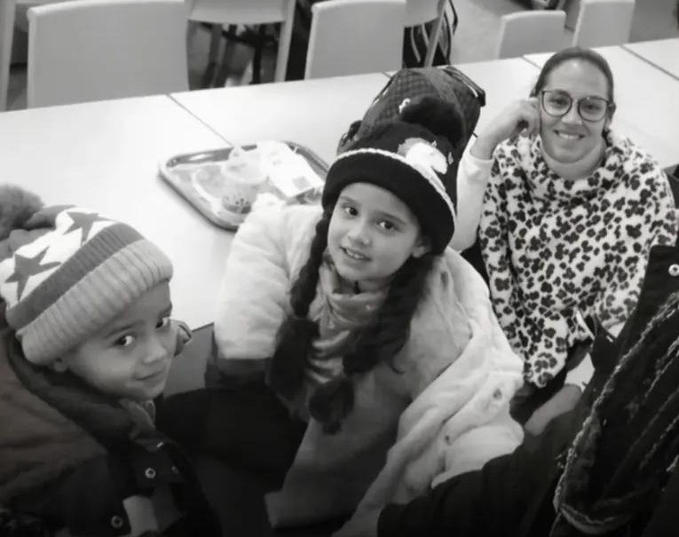 Mãe e filhos de 7 e 9 anos morrem após batida entre carros na Bahia