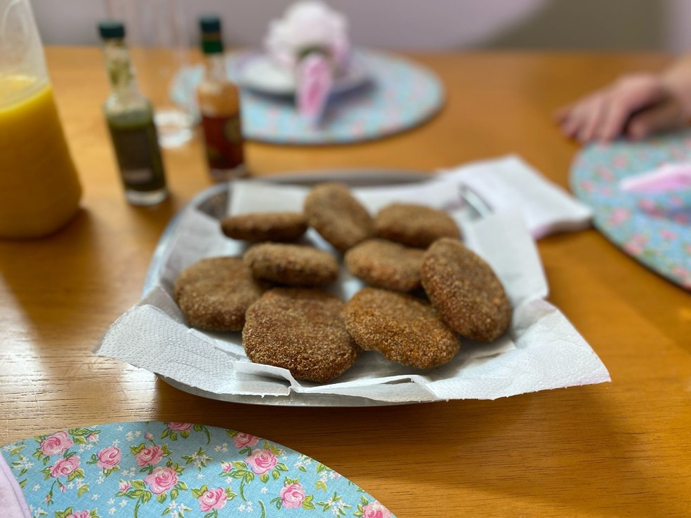 Bolinho de carne é ótima opção para lanche — Foto: Arquivo pessoal