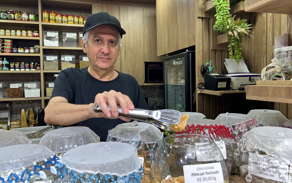 Vander Aleixo, comerciante no Mercado Municipal de Goiânia, Goiás — Foto: Michel Gomes/g1 Goiás