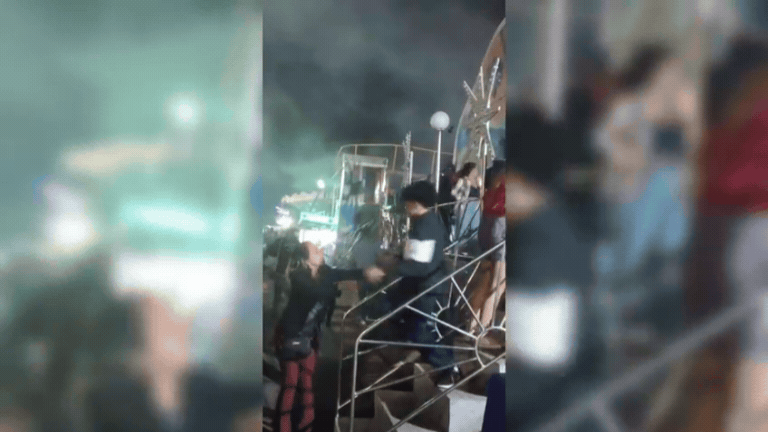 Brinquedo pega fogo e pessoas fogem às pressas em parque de diversões no litoral de SP; VÍDEO
