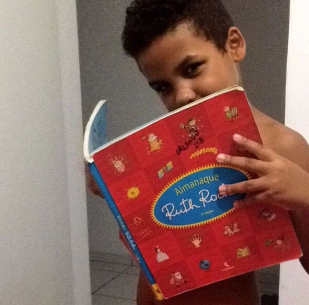 Orlando Neto aprendeu a ler com 4 anos de idade — Foto: Arquivo pessoal