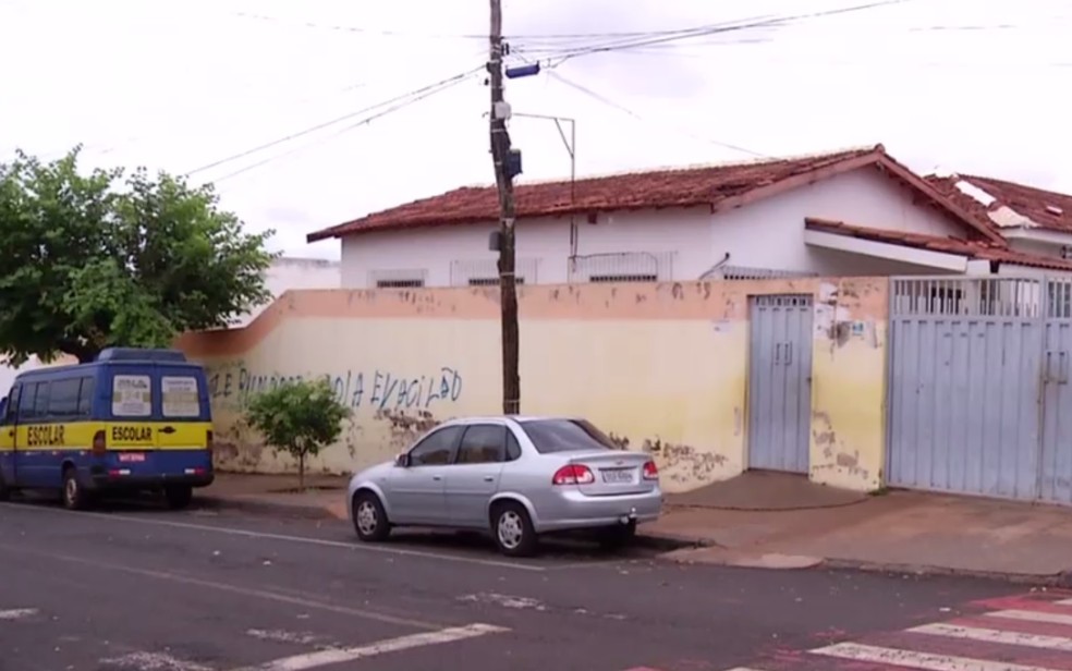 Meninas abusadas foram encontradas em frente a uma escola de Rio Verde, Goiás — Foto: Reprodução/TV Anhanguera