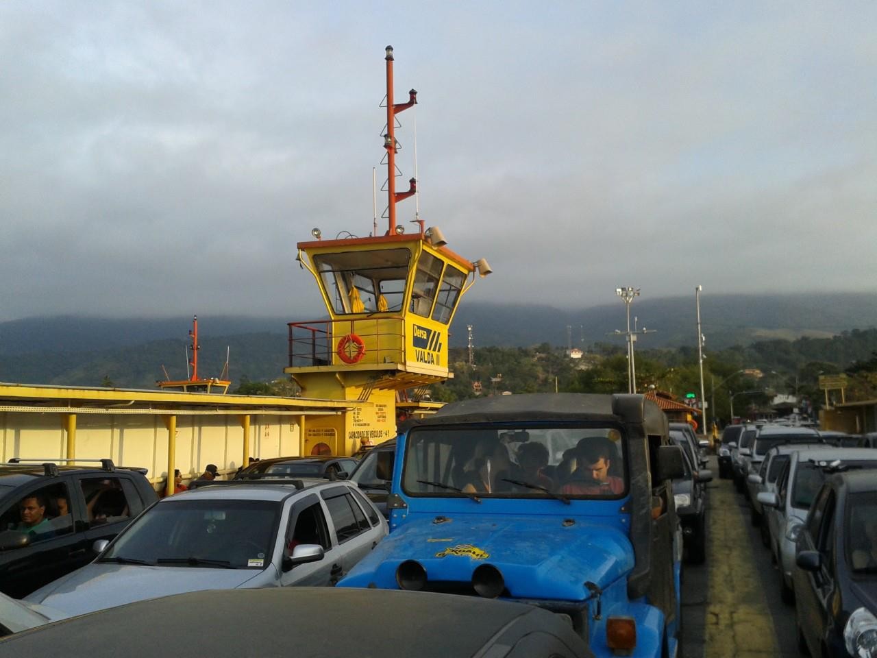 Operação para aumentar profundidade do mar para a travessia de balsa de Ilhabela começará em dezembro