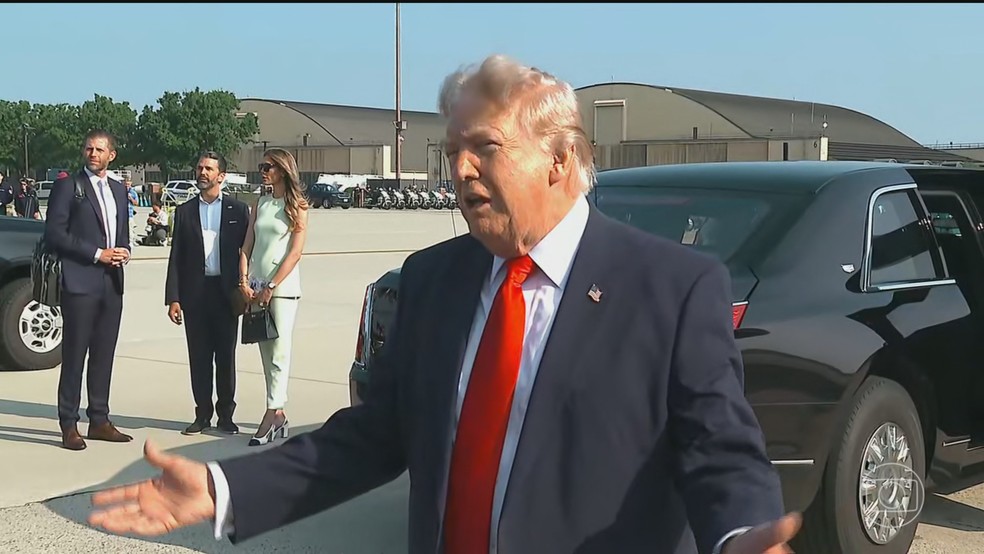 Empresas de Trump têm receita bilionária em 2025 e reacendem debate sobre conflito com decisões de governo — Foto: Jornal Nacional/ Reprodução