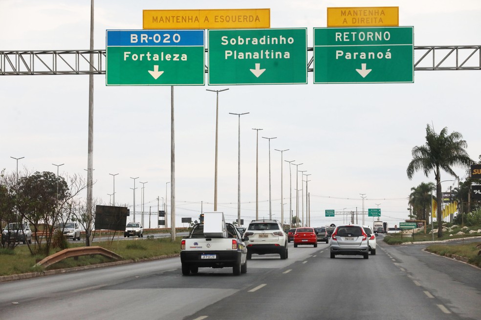 Trânsito na BR-020 no Distrito Federal. — Foto: Paulo H. Carvalho/Agência Brasília