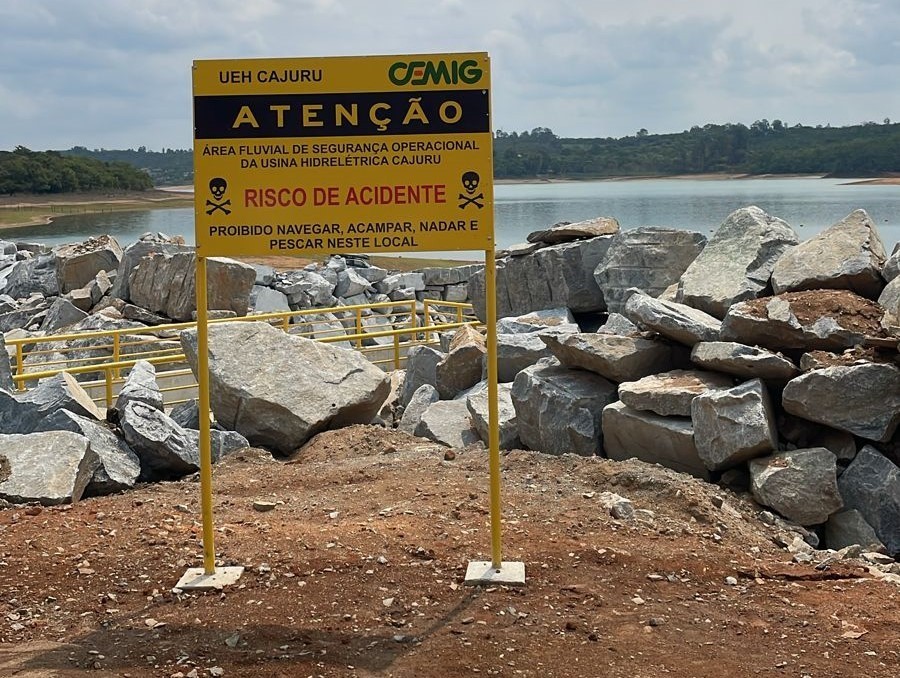 Invadir área proibida da Usina Hidrelétrica de Cajuru causa risco de acidentes fatais, alerta Cemig