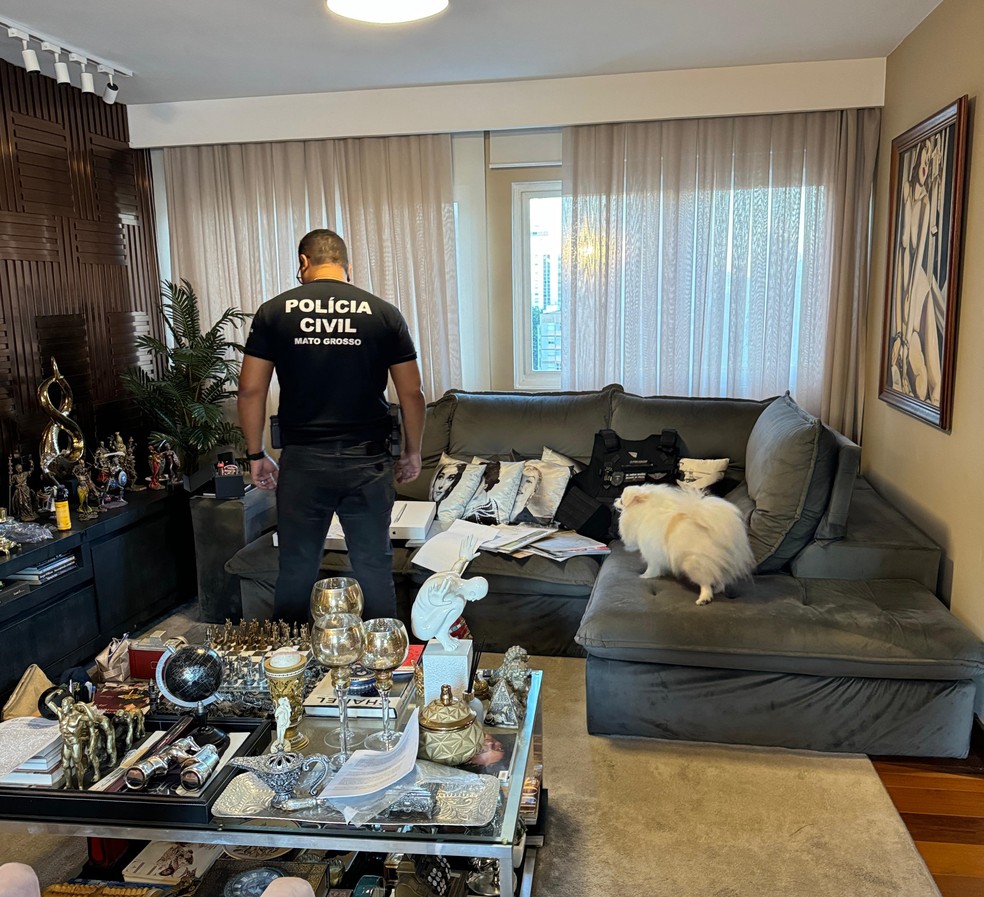 Buscas foram realizadas na casa do investigado — Foto: Polícia Civil