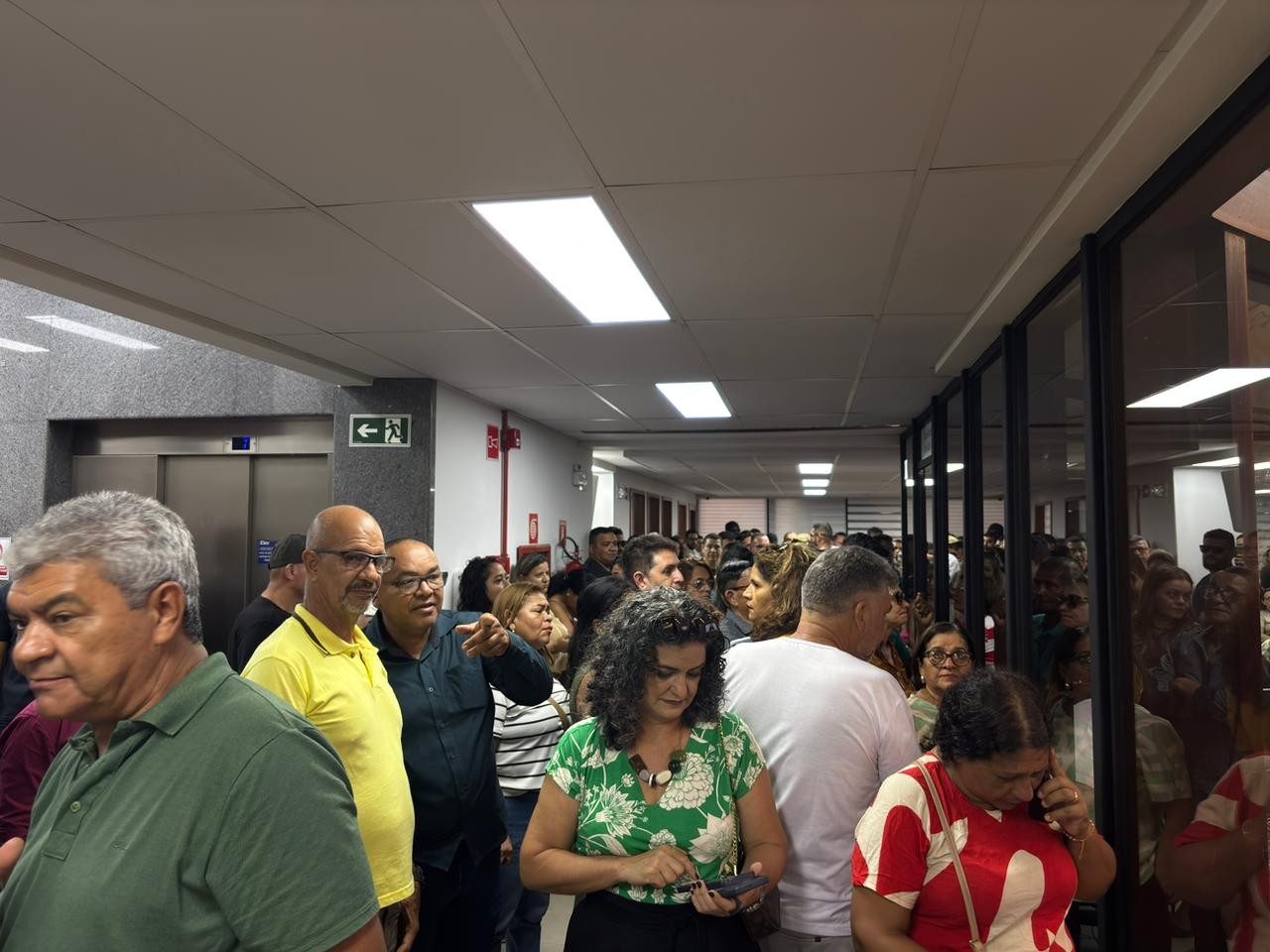 Após uma semana, servidores voltam a fazer manifestação por reajuste salarial em Rio Branco