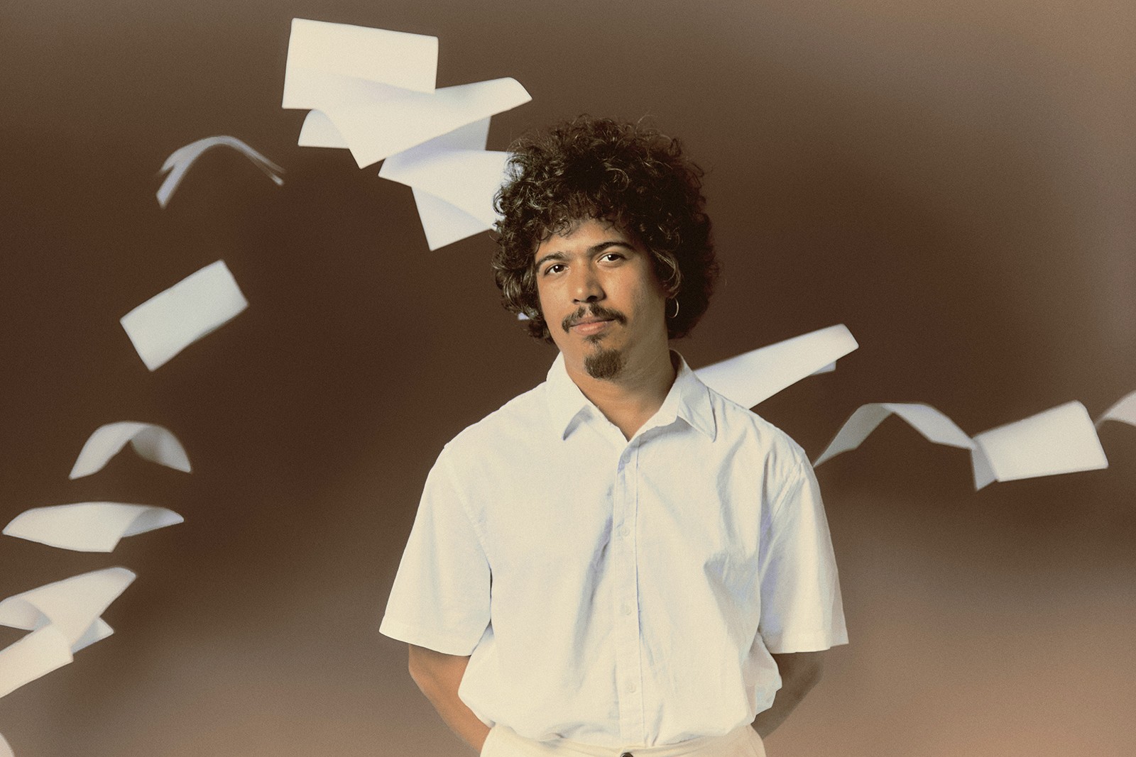 Ítallo França divide ‘Última roupa’ com Zé Ibarra no quarto álbum, ‘Catatau’