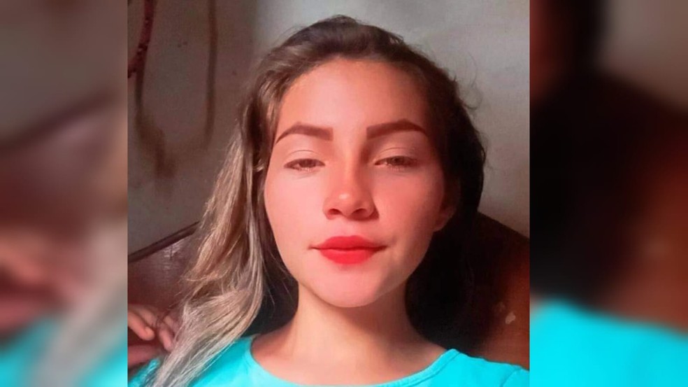A vítima, Thaís Marialva Vieira, 17 anos, deixa uma filho de ano e 9 meses — Foto: Divulgação/Rede Sociais 