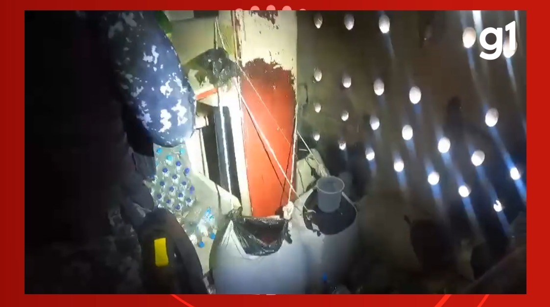 Polcia descobre 'fbrica' de cachaa artesanal dentro da maior penitenciria de MT; veja vdeo