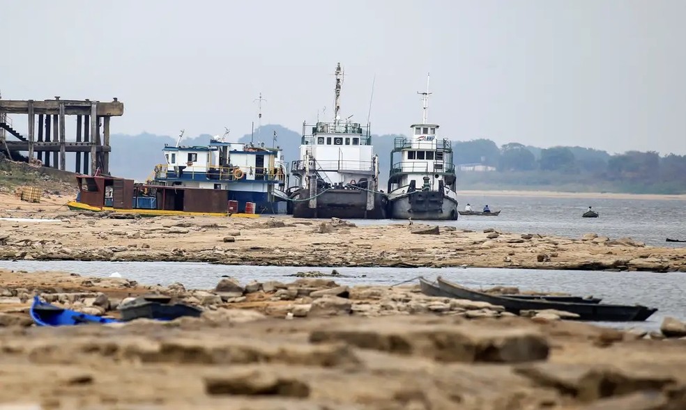 Seca no rio Paraguai. — Foto: Jorge Adorno/Reuters