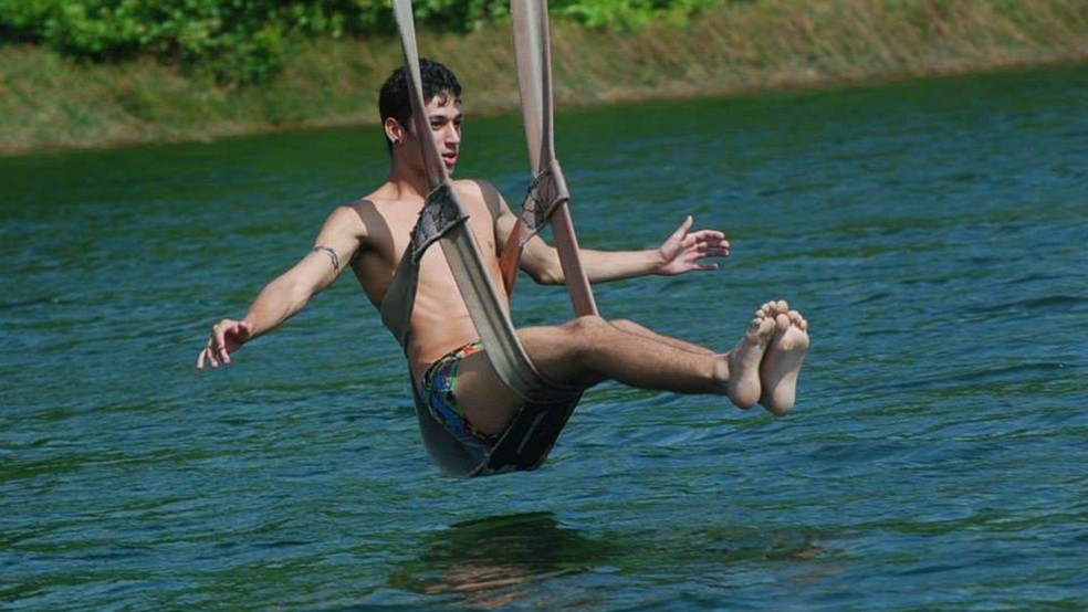 Rafael Borges Amaral tinha 26 anos. Segundo a família, ele desenvolveu dependência em apostas online, perdeu economias e mudou de comportamento nos meses que antecederam a morte — Foto: Reprodução/Redes Sociais