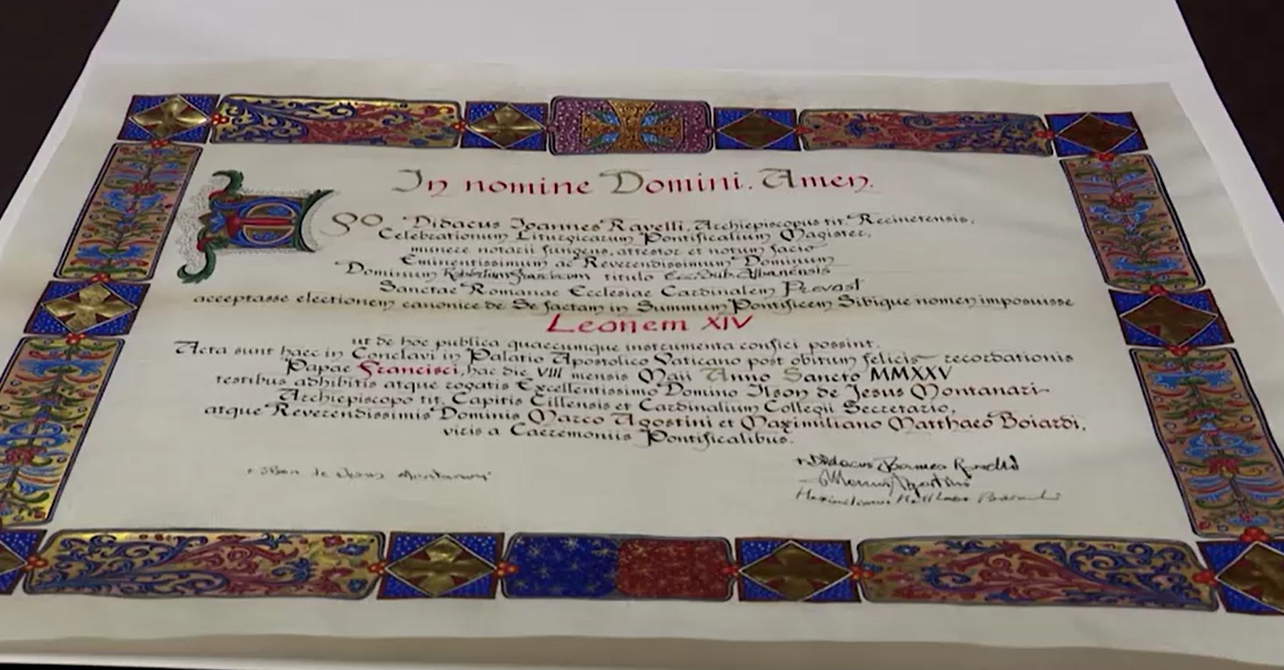 Vaticano publica documento que oficializa papado de Leão XIV