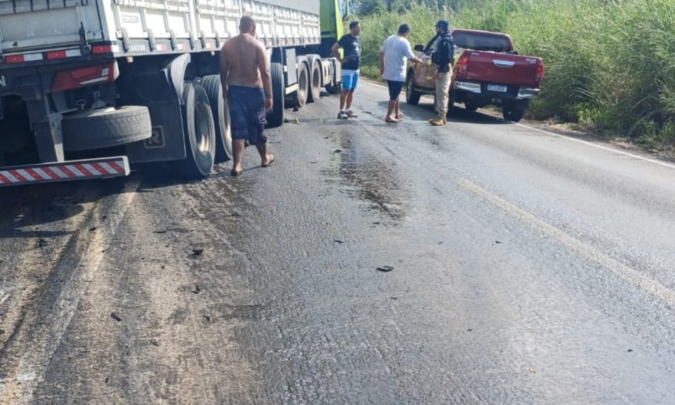 Carro pega fogo aps batida e quatro pessoas morrem na Bahia — Foto: Reproduo/Redes Sociais