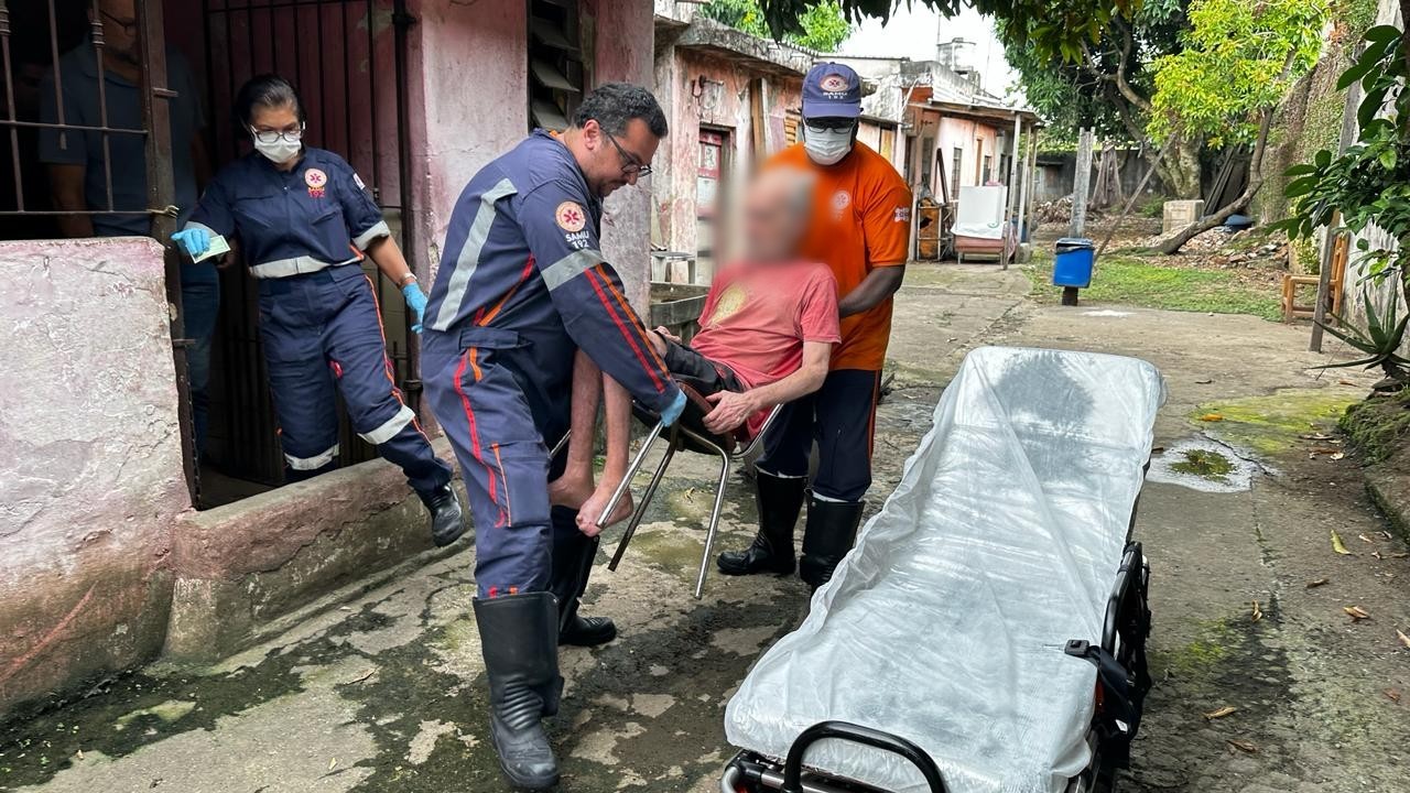 Idoso de 68 anos é resgatado pelo SAMU em condição de abandono e desnutrição na Zona Leste de SP