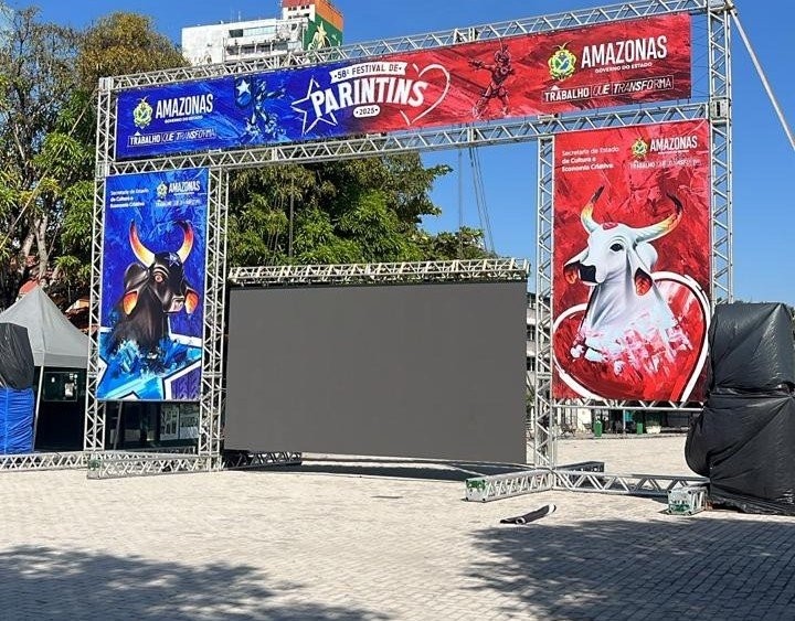 Telão no Centro de Manaus vai exibir Festival de Parintins e Festa dos Visitantes