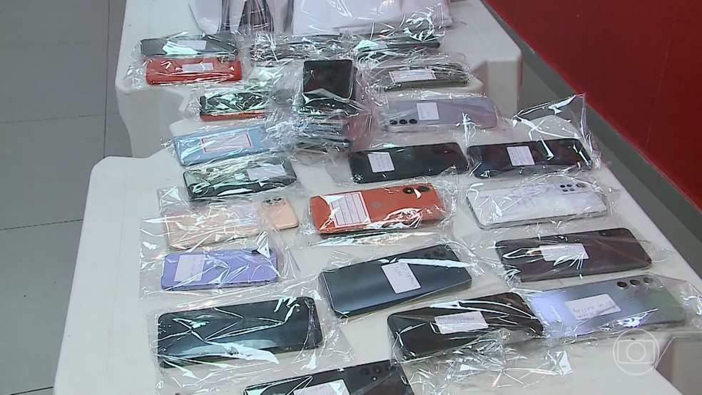 No Maranhão, compradores de celulares roubados são obrigados a devolver aparelhos — Foto: Reprodução/TV Globo