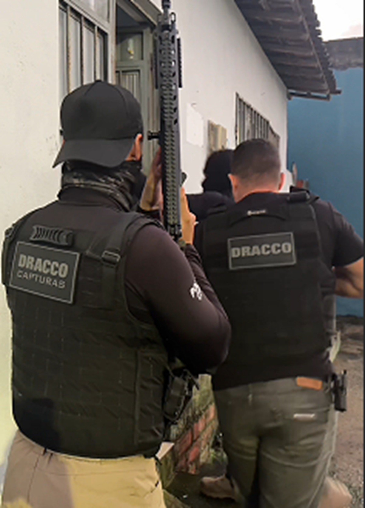 Operação prende cinco suspeitos de tráfico de drogas e extorsão em Marechal Deodoro