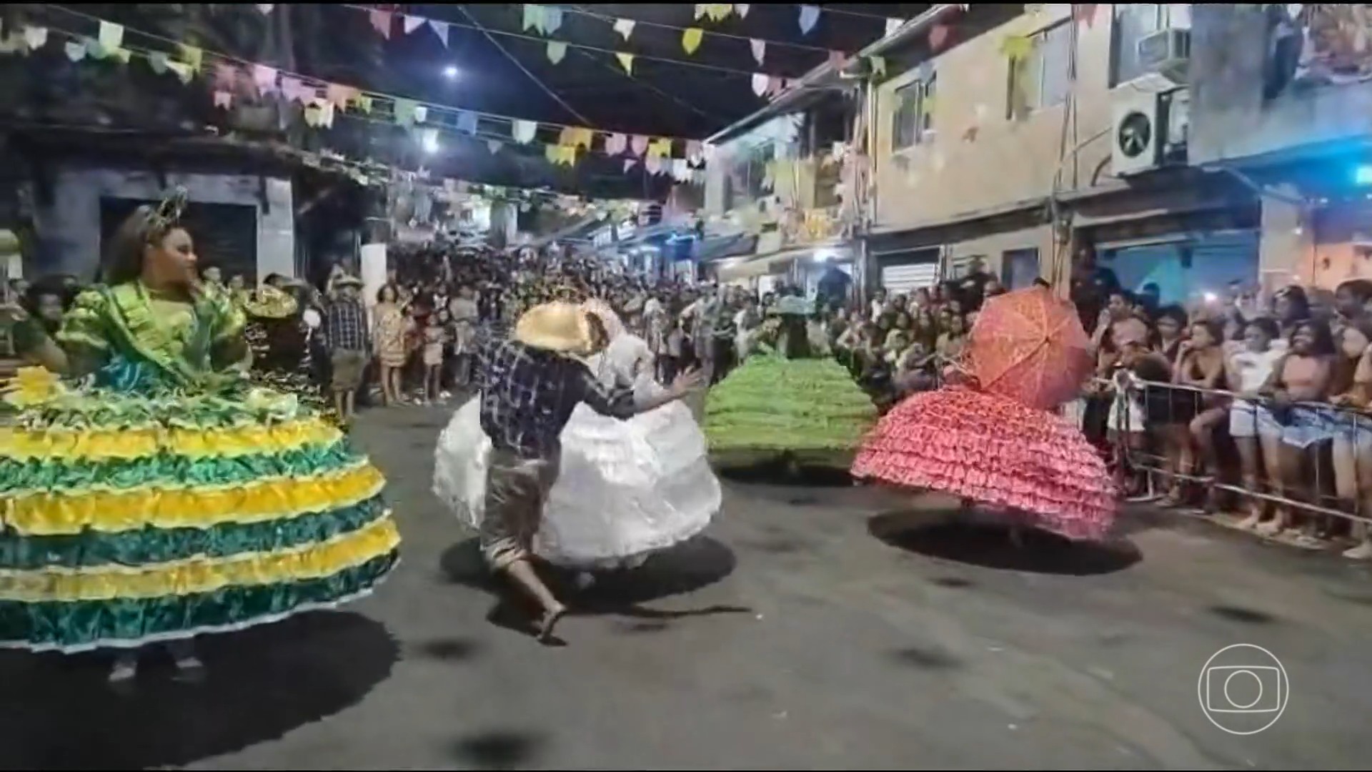 Festa junina no Rio termina com um morto e cinco baleados: 