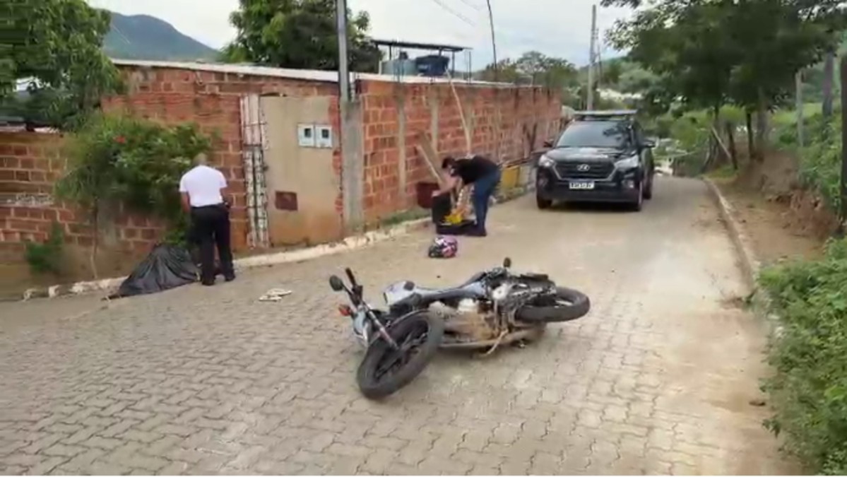 Jovem é morto a tiros em rua de Governador Valadares