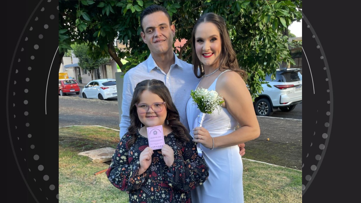 Pai, mãe e filha morrem em acidente voltando de jantar do Dia dos Namorados, no Paraná