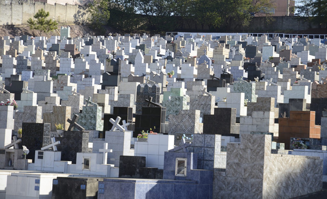 Cemitérios públicos de Jundiaí ficarão abertos para visitação no Dia de Finados; confira a programação