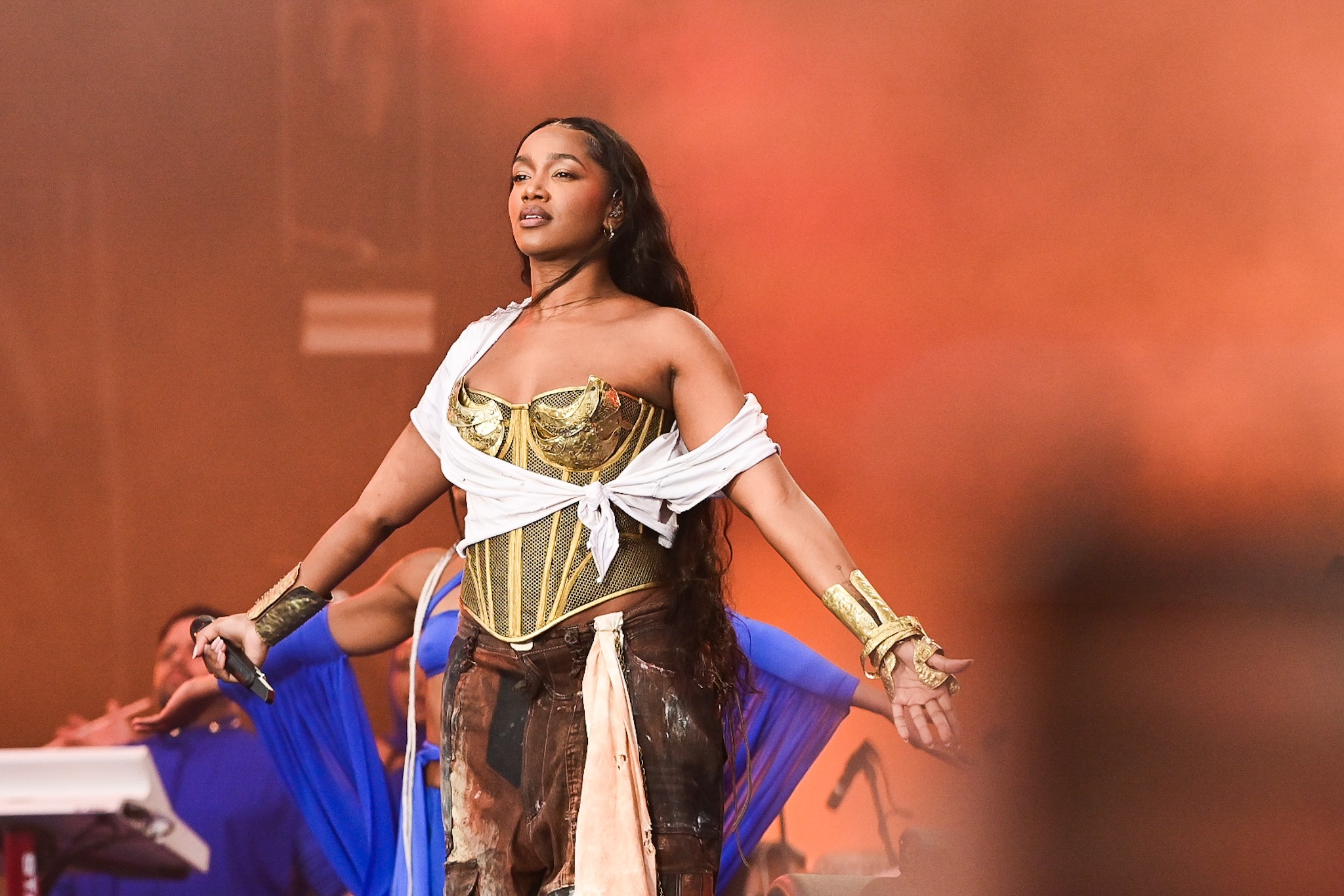 Iza se diz ‘mais segura e completa’ do que quando se apresentou pela primeira vez no The Town