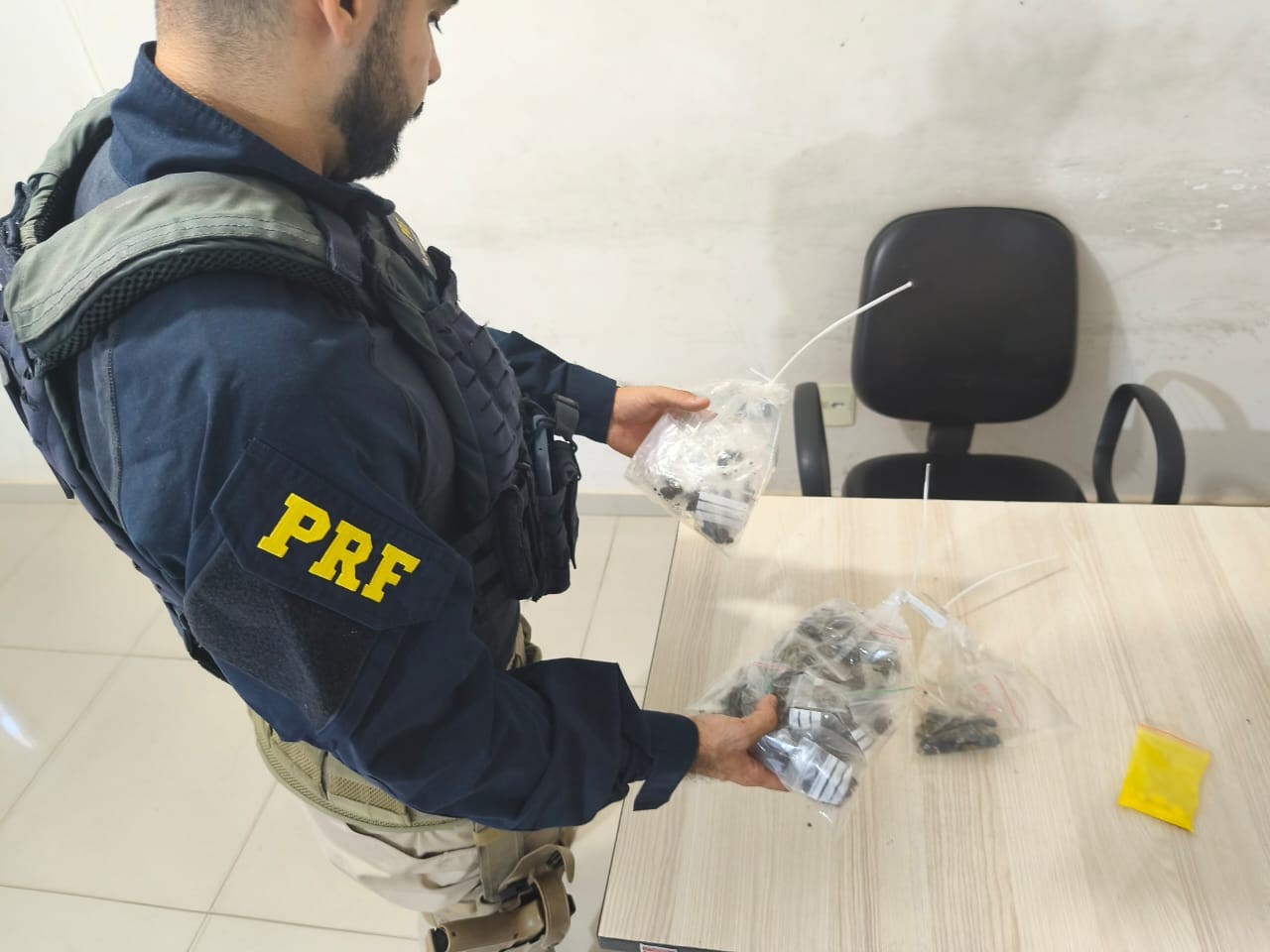 Adolescente é apreendido com drogas enquanto transitava em mototáxi em rodovia no interior de SP