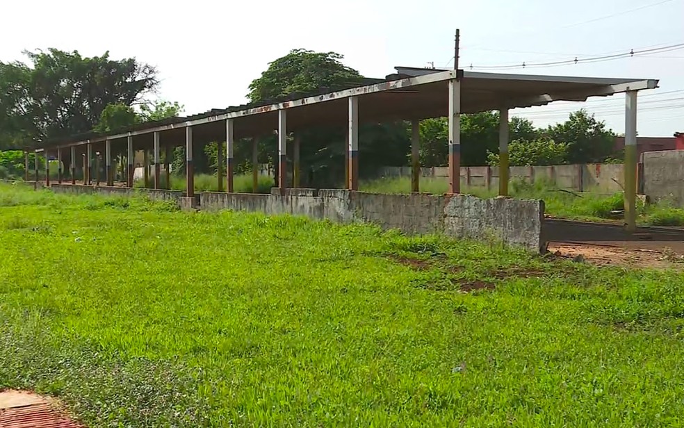 Corrida clandestina tem até plateia sem máscara em kartódromo no DF