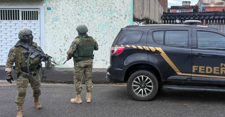 PF faz operação contra tráfico de cocaína que usava funcionários no Aeroporto Internacional de São Paulo, em Guarulhos