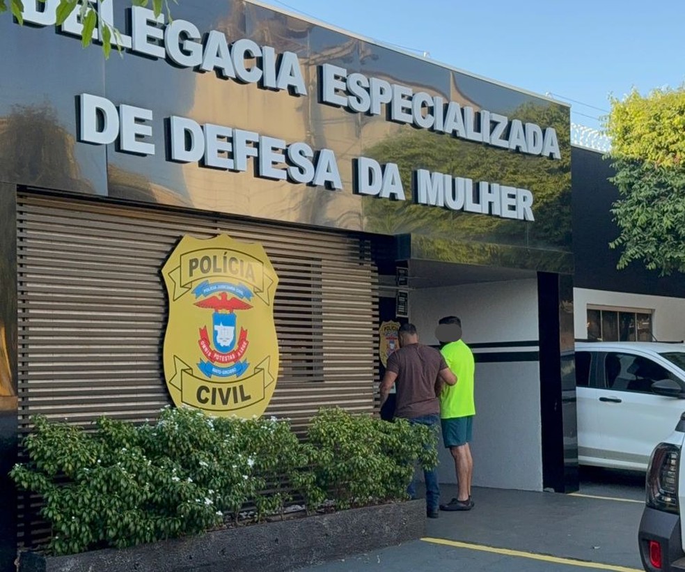 O médico possuia mandados por agressão à atual companheira e condenação definitiva por estupro, cárcere privado e lesão corporal contra ex-companheira — Foto: Policia Civil