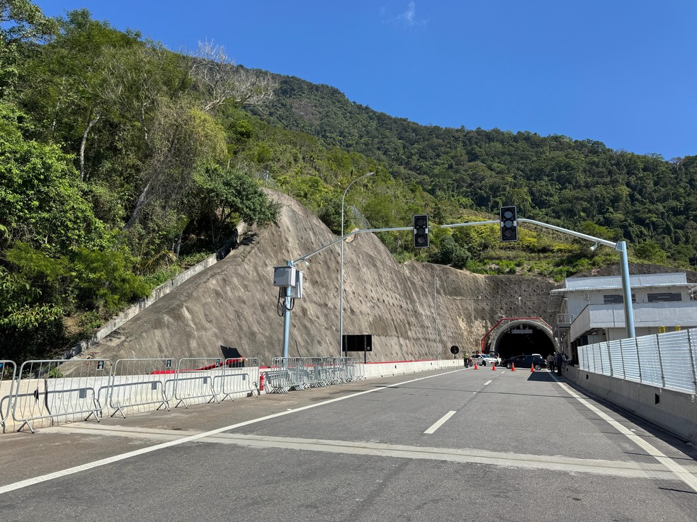 Contorno Sul da Rodovia dos Tamoios, que liga Caraguatatuba a São Sebastião, no Litoral Norte de SP — Foto: André Luis Rosa/TV Vanguarda