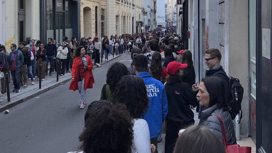 SIGA: Paris tem filas de mais de 3 horas para votar