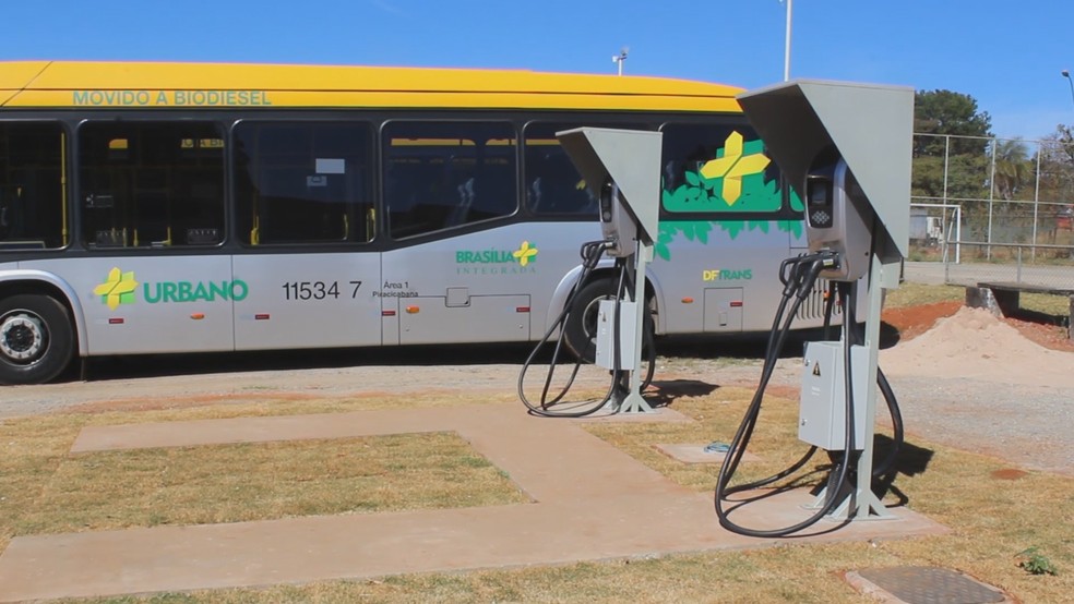 Primeiro ônibus elétrico de Brasília começa a circular | G1