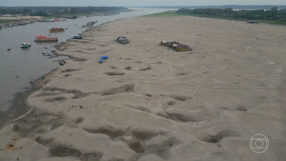 Seca do Rio Solimões prejudica comércio nas fronteiras do Brasil com a Colômbia e o Peru — Foto: Reprodução/TV Globo