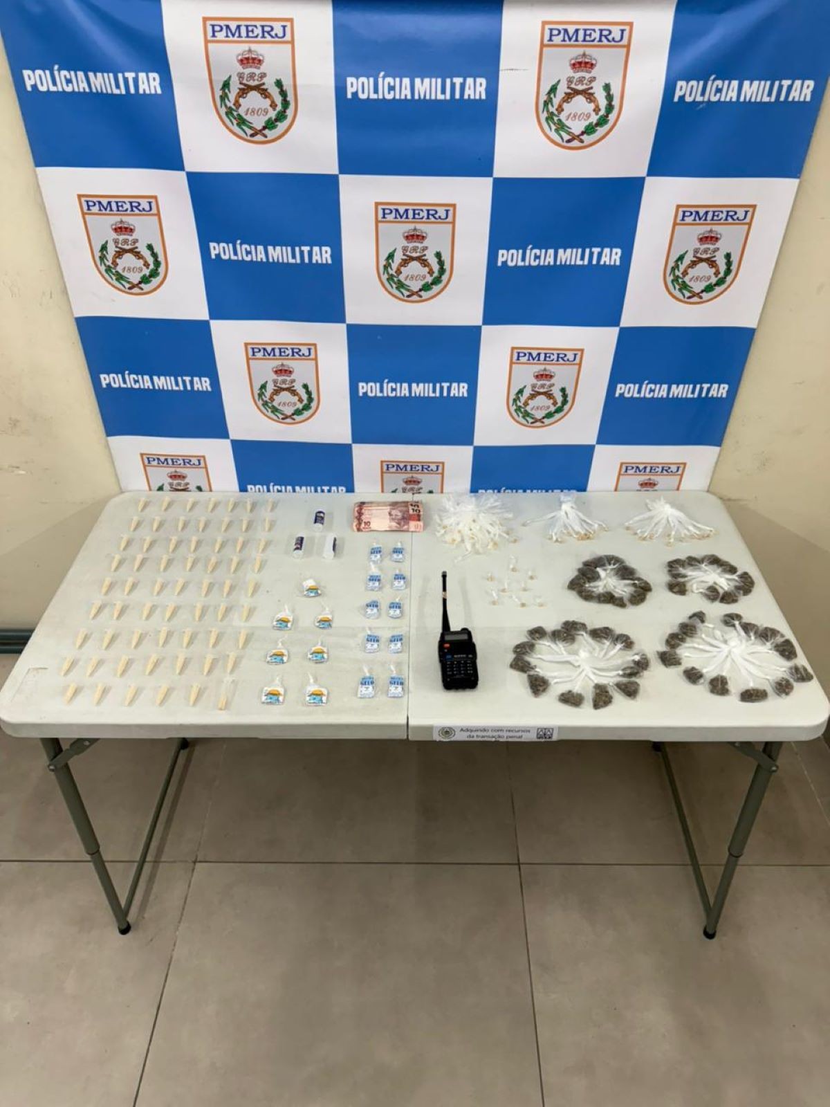 Adolescente é apreendido com drogas em Volta Redonda