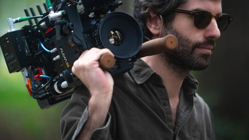 A campanha do brasileiro Adolpho Veloso pelo Oscar: 'A única coisa que não faço e político faz é comer pastel e abraçar criança'