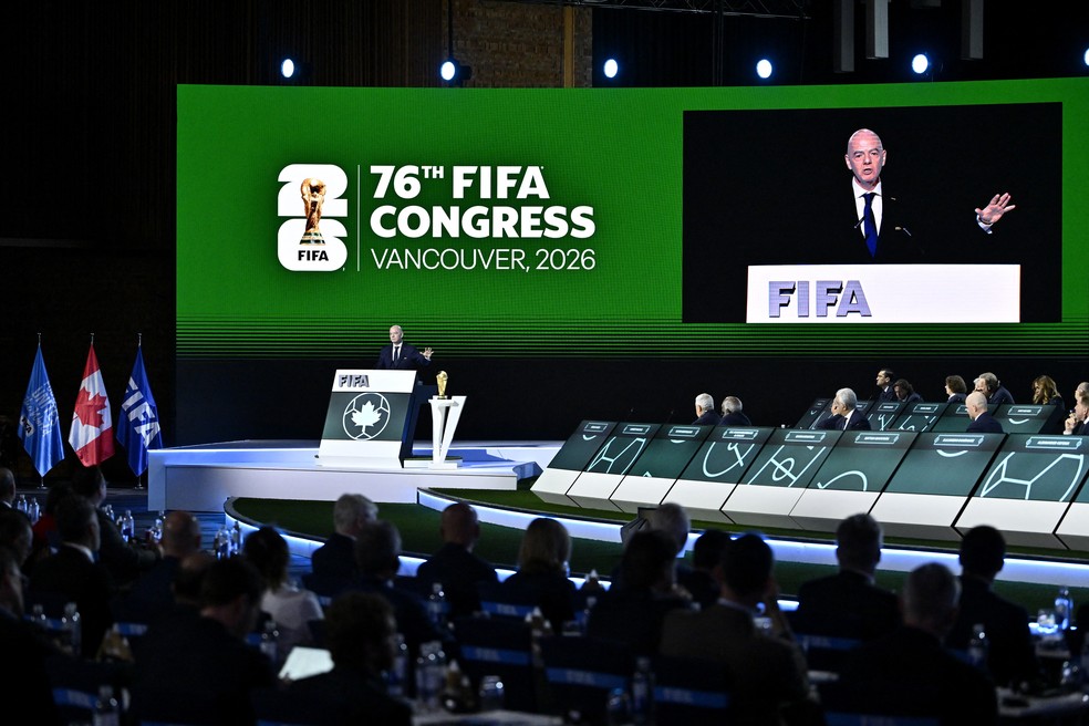O presidente da Fifa, Gianni Infantino, discursa durante congresso da Fifa, no Canadá, em 30 de abril de 2026. — Foto: Jennifer Gauthier/ Reuters