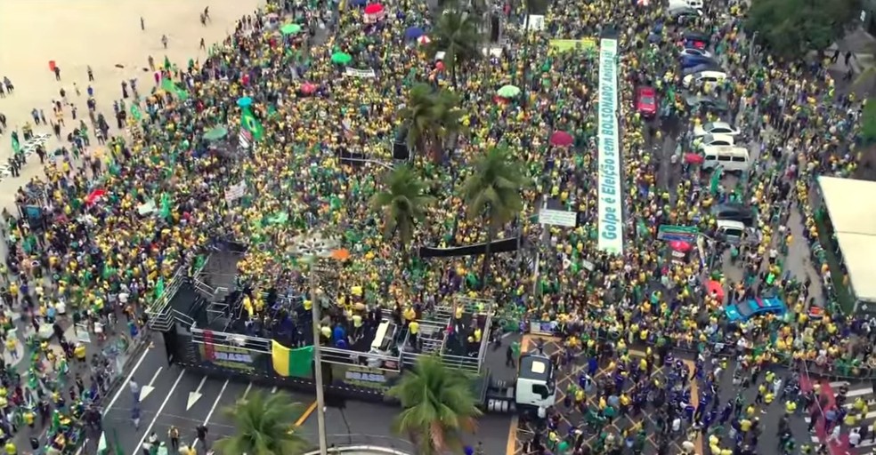 Manifestação reúne grupos de direita em Copacabana — Foto: Reprodução/Redes sociais