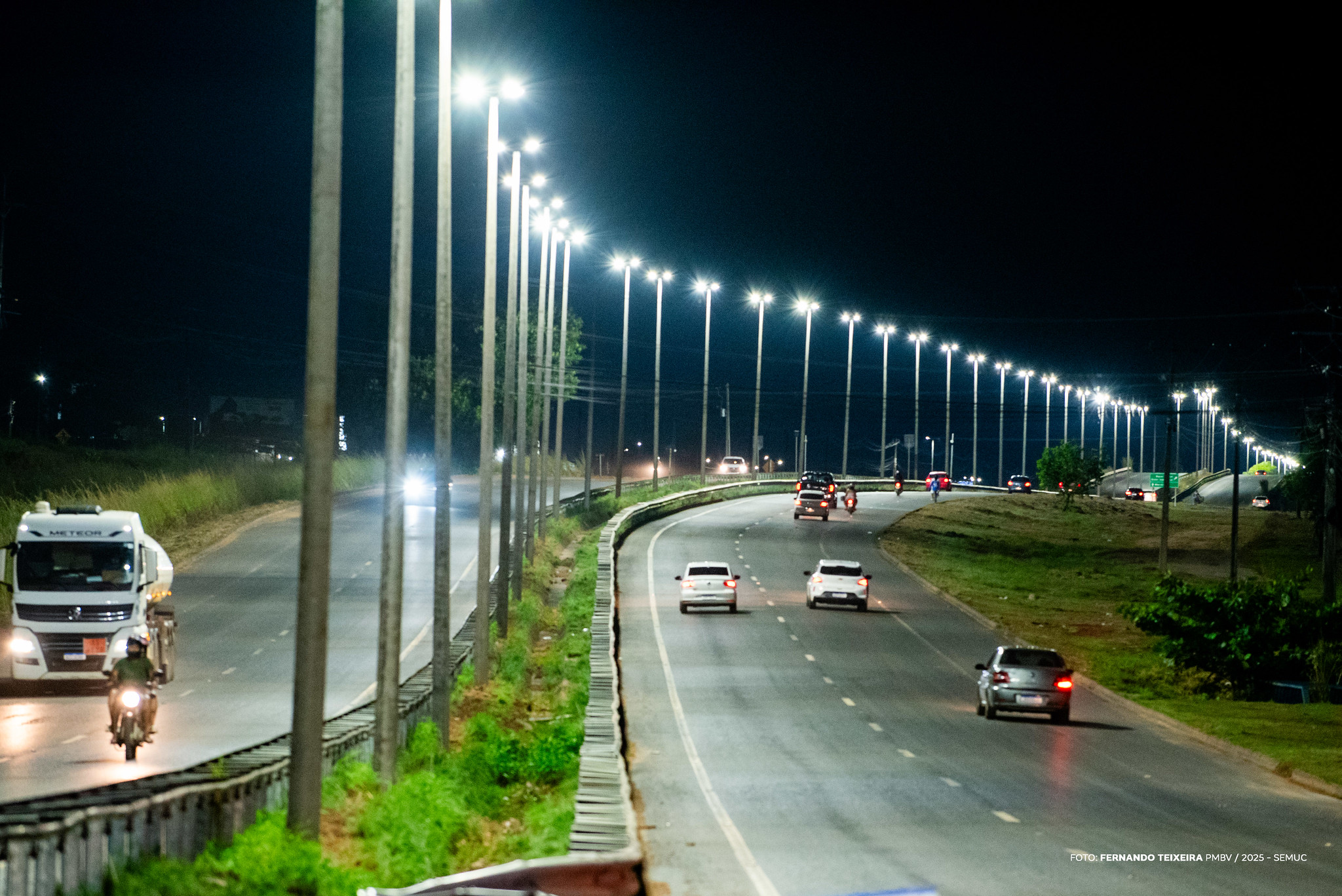 Prefeitura de Boa Vista inaugura iluminação em LED na avenida Brasil