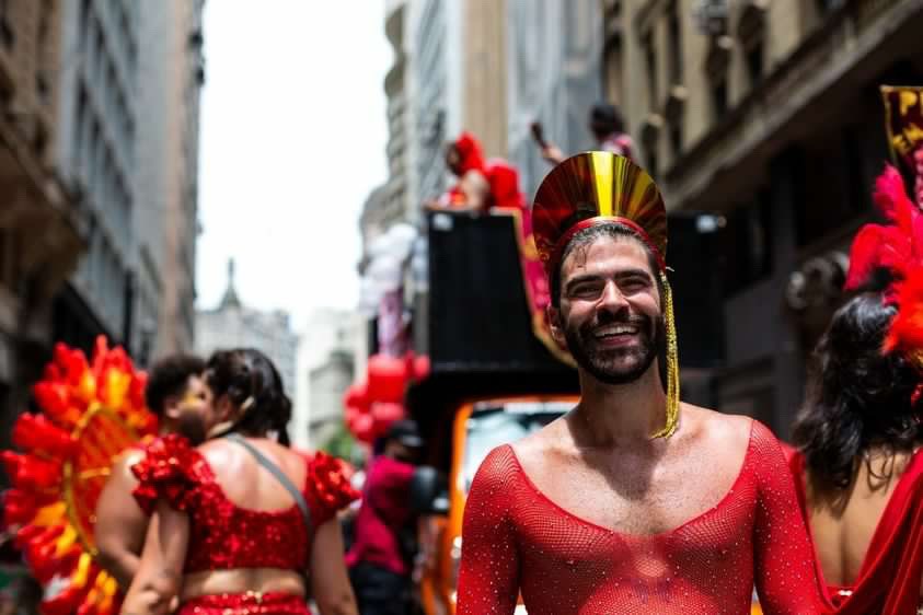 Entre a folia e a luta: como o carnaval de SP virou território de existência LGBTQIA+ 