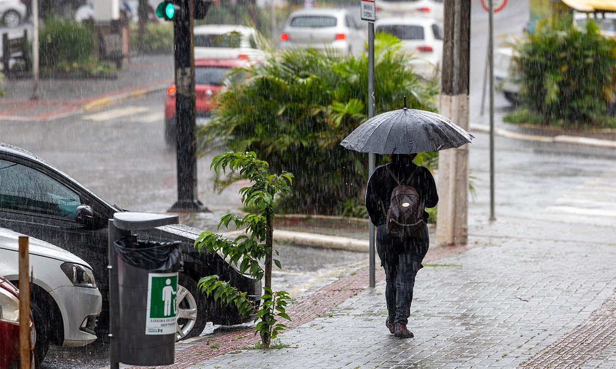 De temporais a frio de 0°C: veja o que esperar do tempo em SC nesta semana 